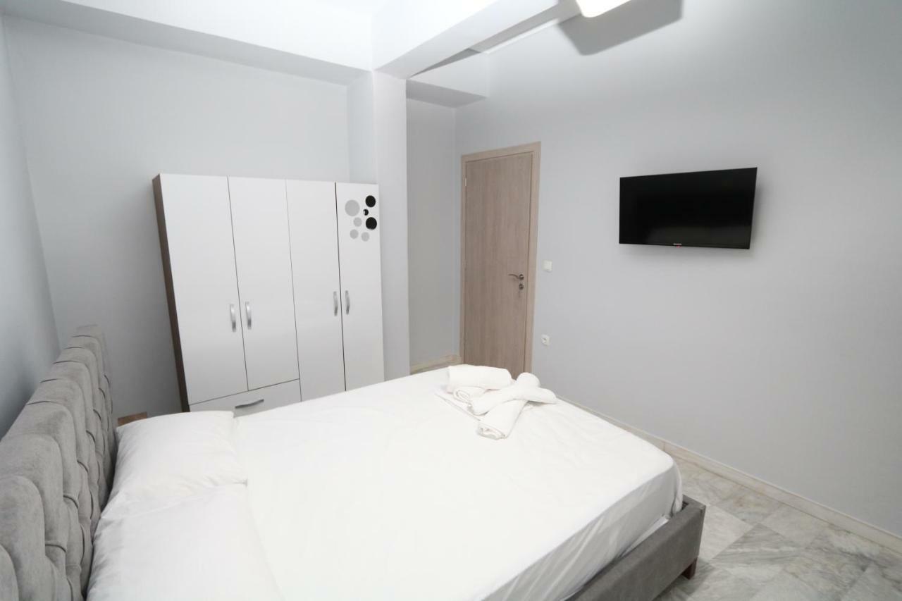 Molly Apartments 阿尔戈斯托利翁 外观 照片